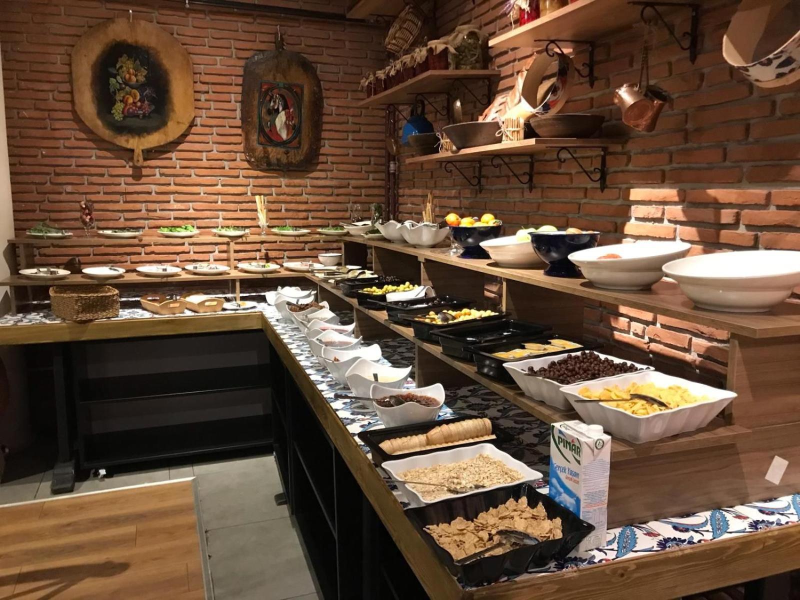 Think Hotel Коня Екстериор снимка